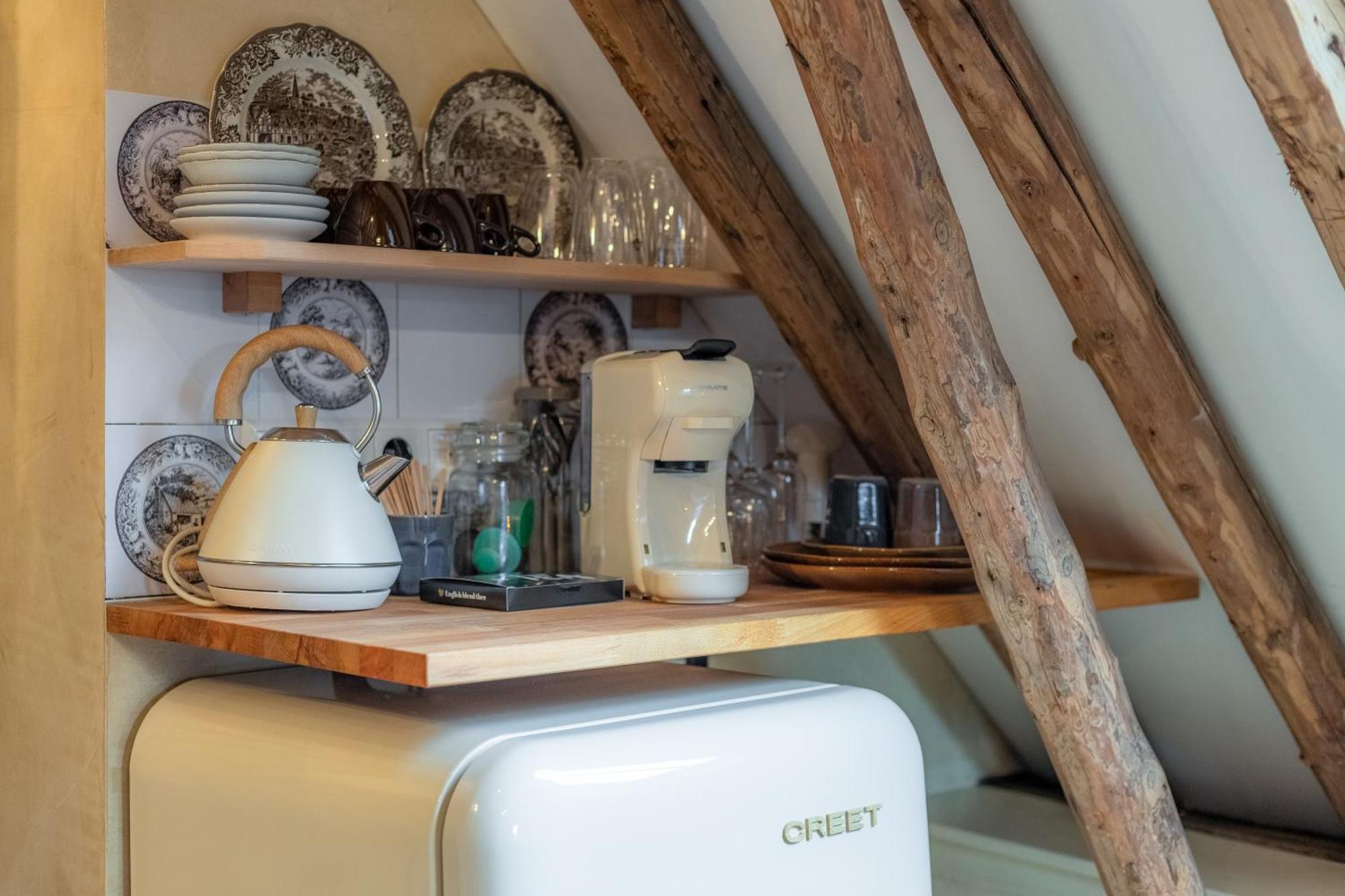 Unieke Bed En Breakfast Met Historisch Verhaal In Ferwert Ferwerd Luaran gambar